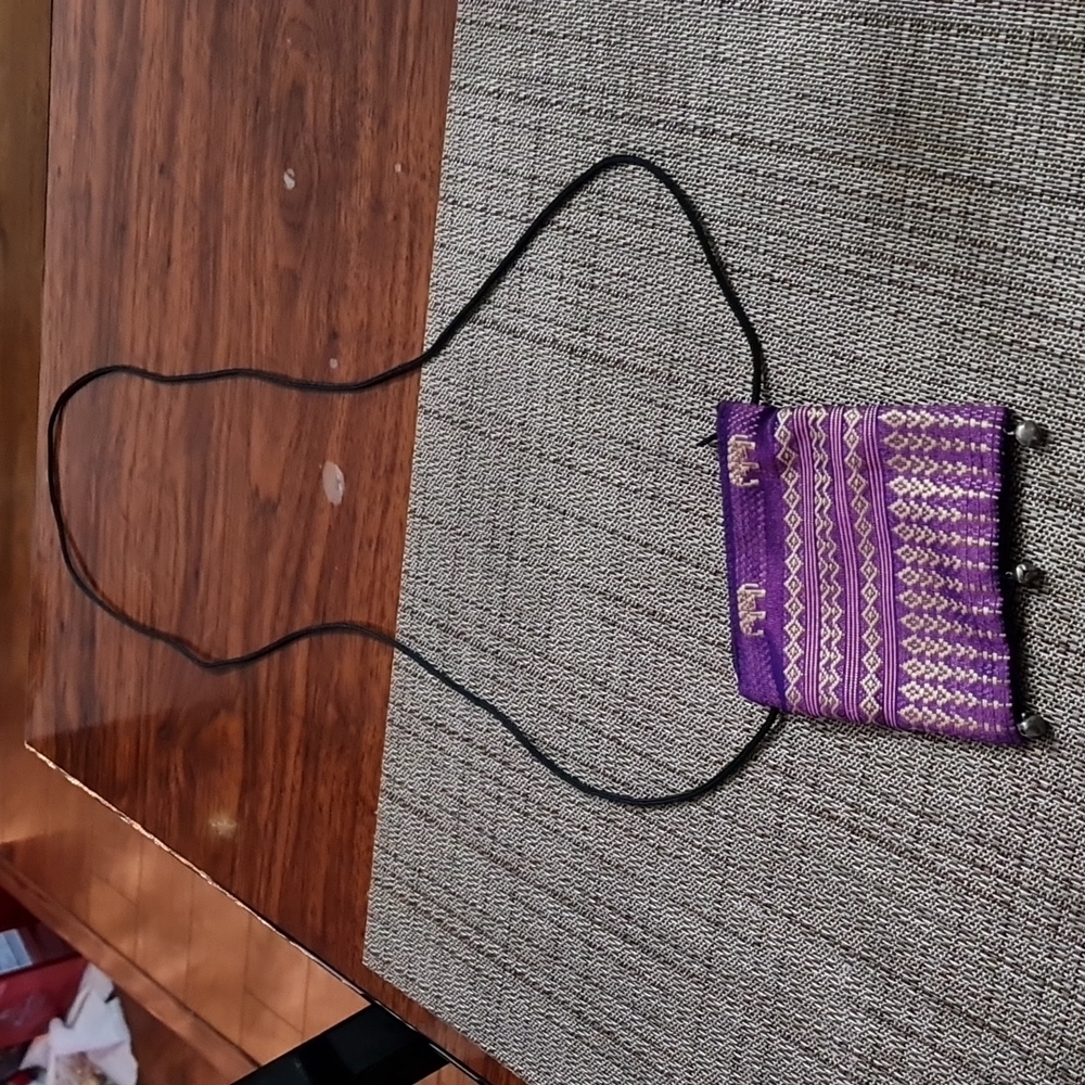 CUTE LITTLE SILK POUCH